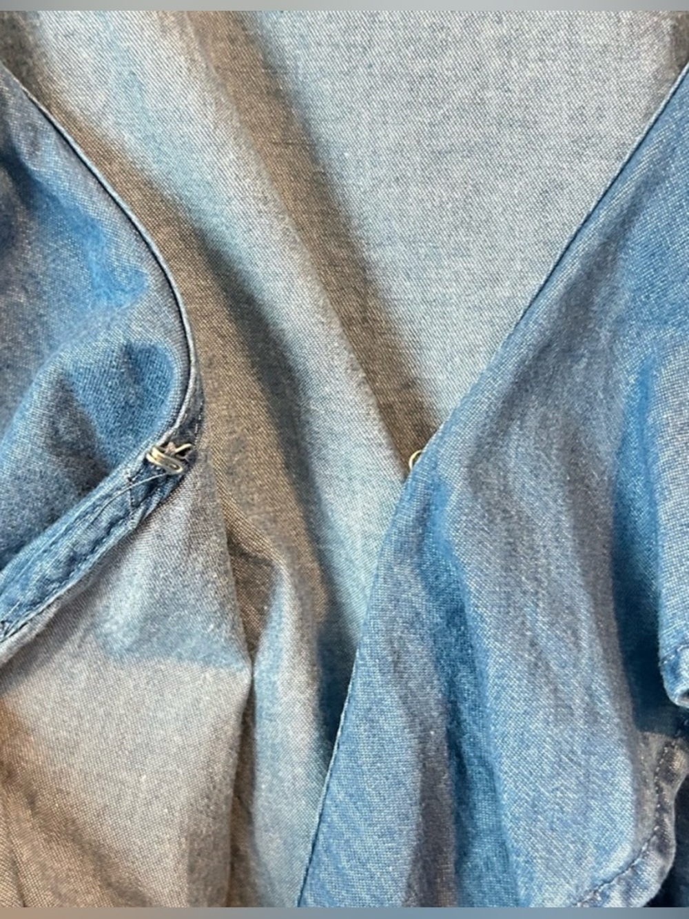 (A10) St. John's Bay Plus 2X Blue Chambray‎ Wrap Top Flutter Sleeve Denim Blouse - Picture 3 of 10